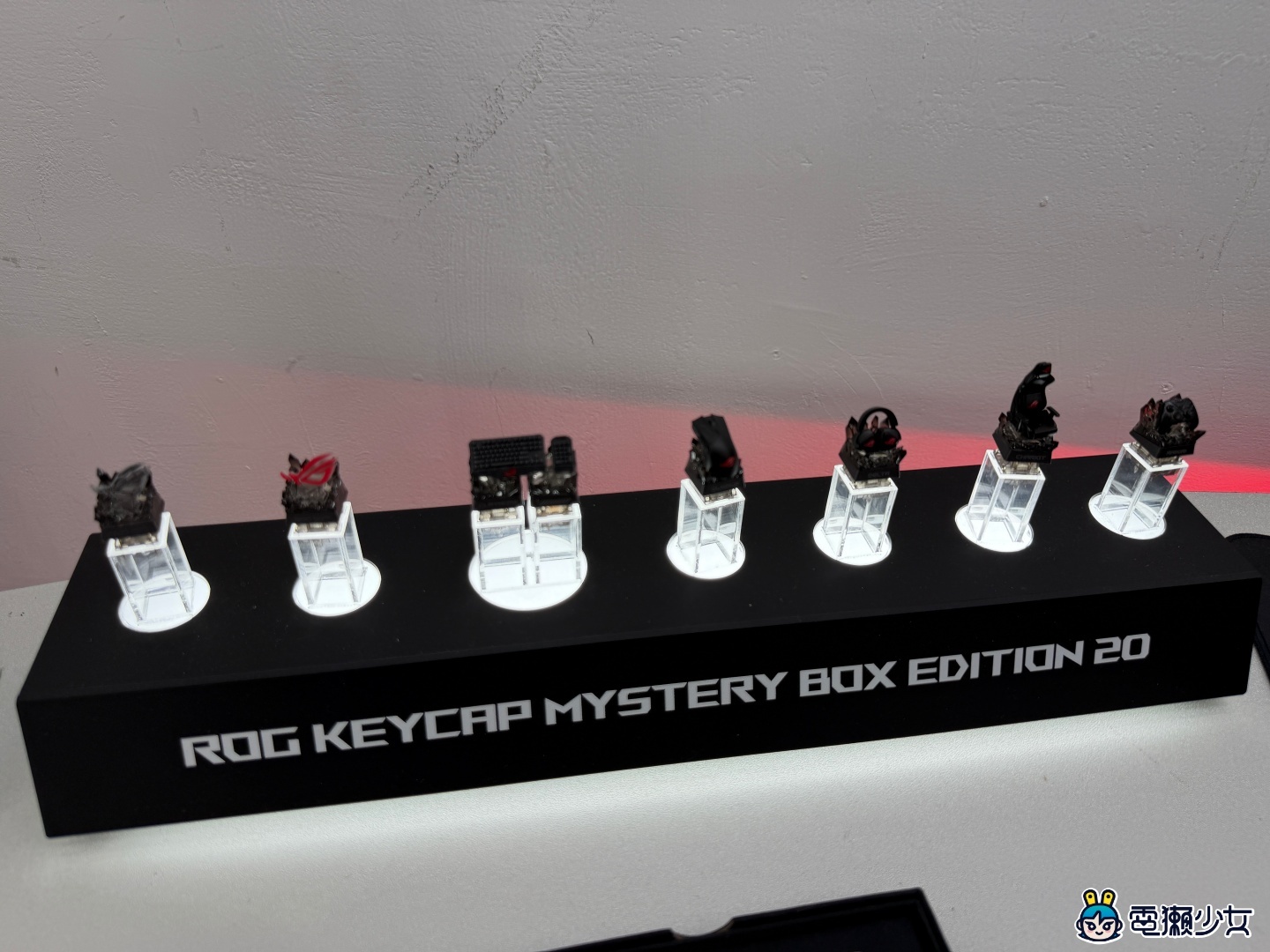 出門｜ROG 20 週年特展帶你看！43.9 萬限量套裝本人長這樣？現場還有這台掌機可以抽！