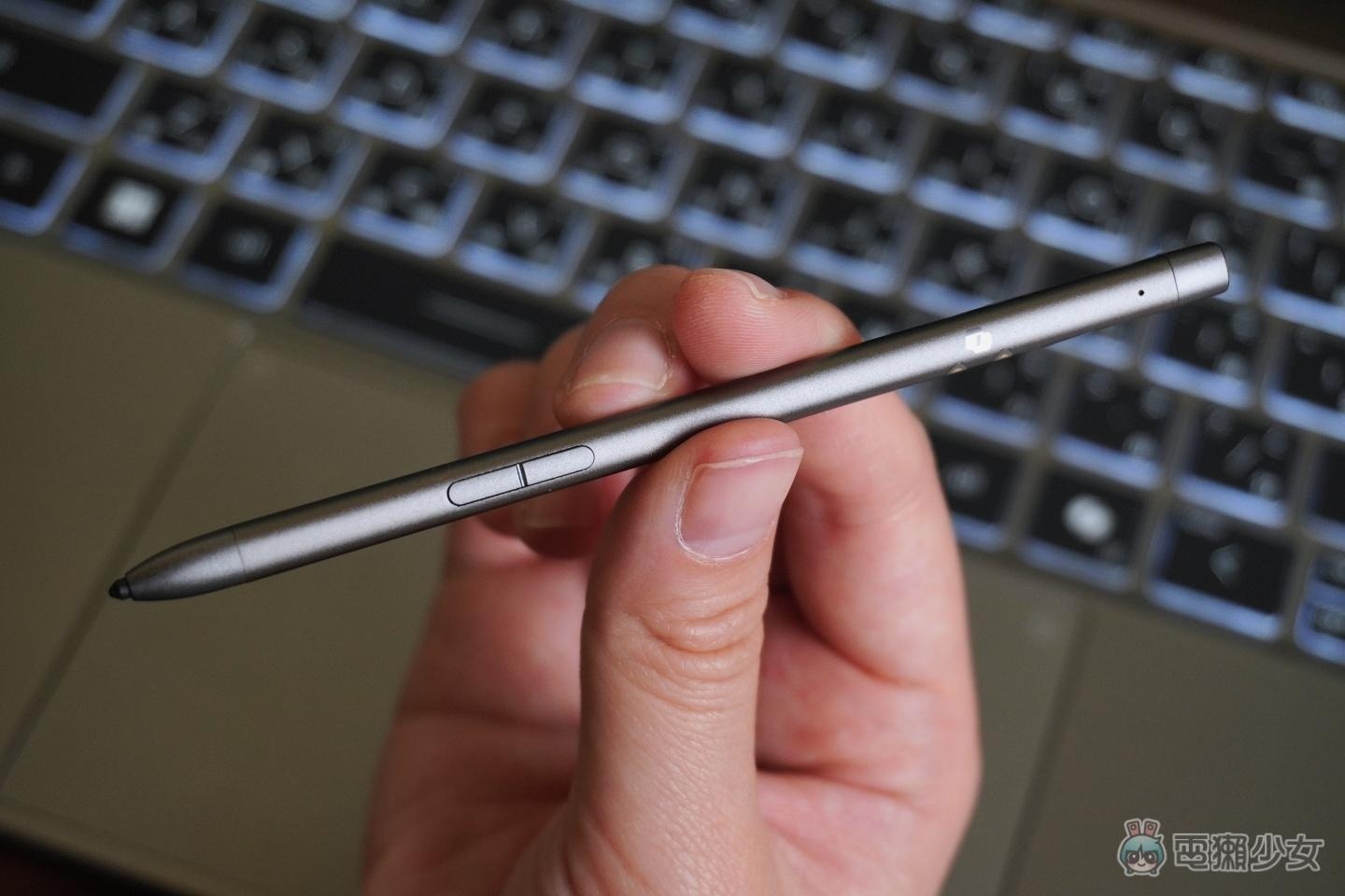 【開箱】有 AI、高續航、還能玩 3A 級大作?全新 MSI Prestige 14 Flip AI+ 輕薄翻轉筆電 打破商務機的刻板印象！