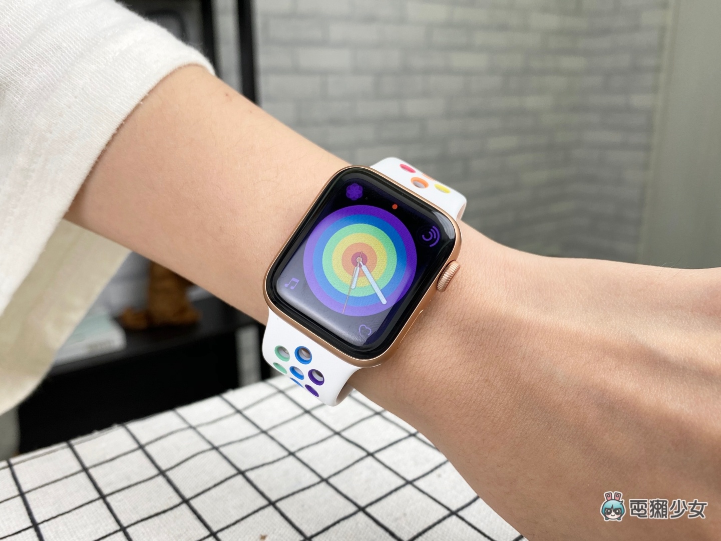 Apple Watch 彩虹版錶帶與錶面推新款！Nike 運動型錶帶首次加入！