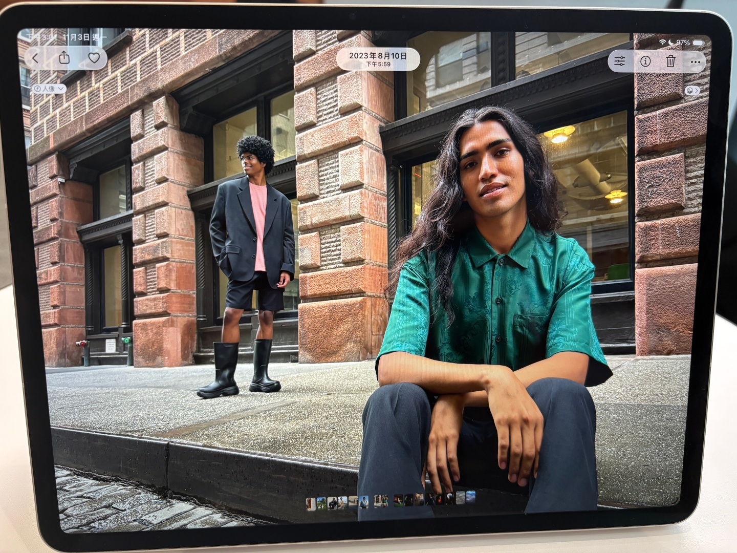 等了好久的 Apple Intelligence 終於支援繁體中文啦! 等了好久的 Apple Intelligence 終於支援繁體中文啦!