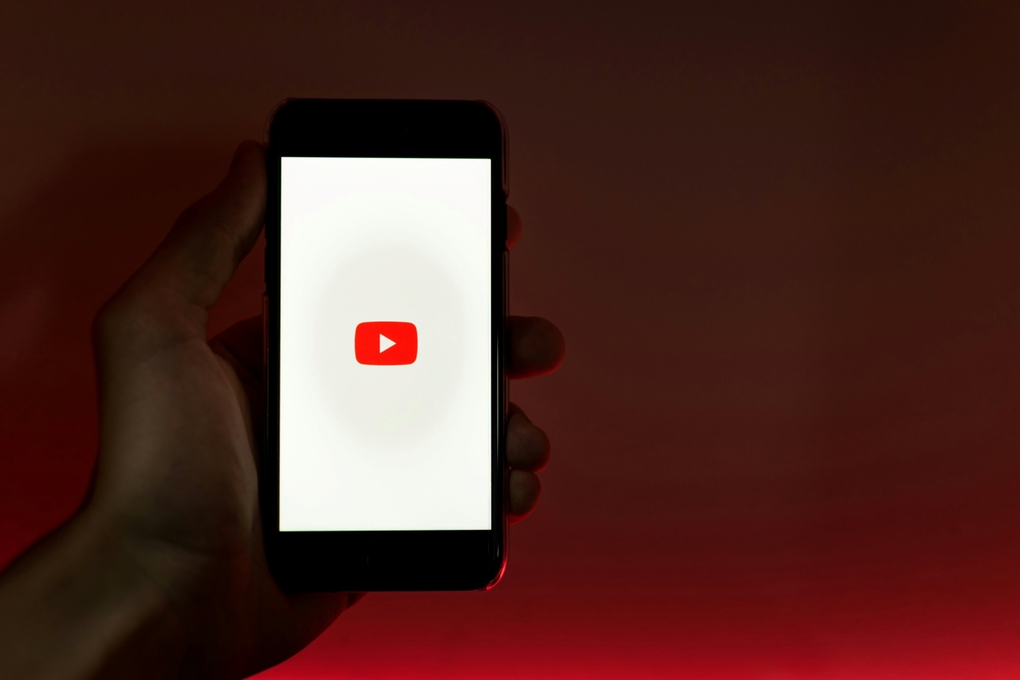 YouTube 全球服務大當機 官方秒修復但原因仍然成謎？