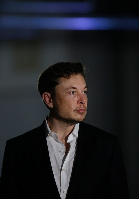 現代鋼鐵人Elon Musk失去Tesla董事職位 推特發言將受管控、還被控訴詐欺!?