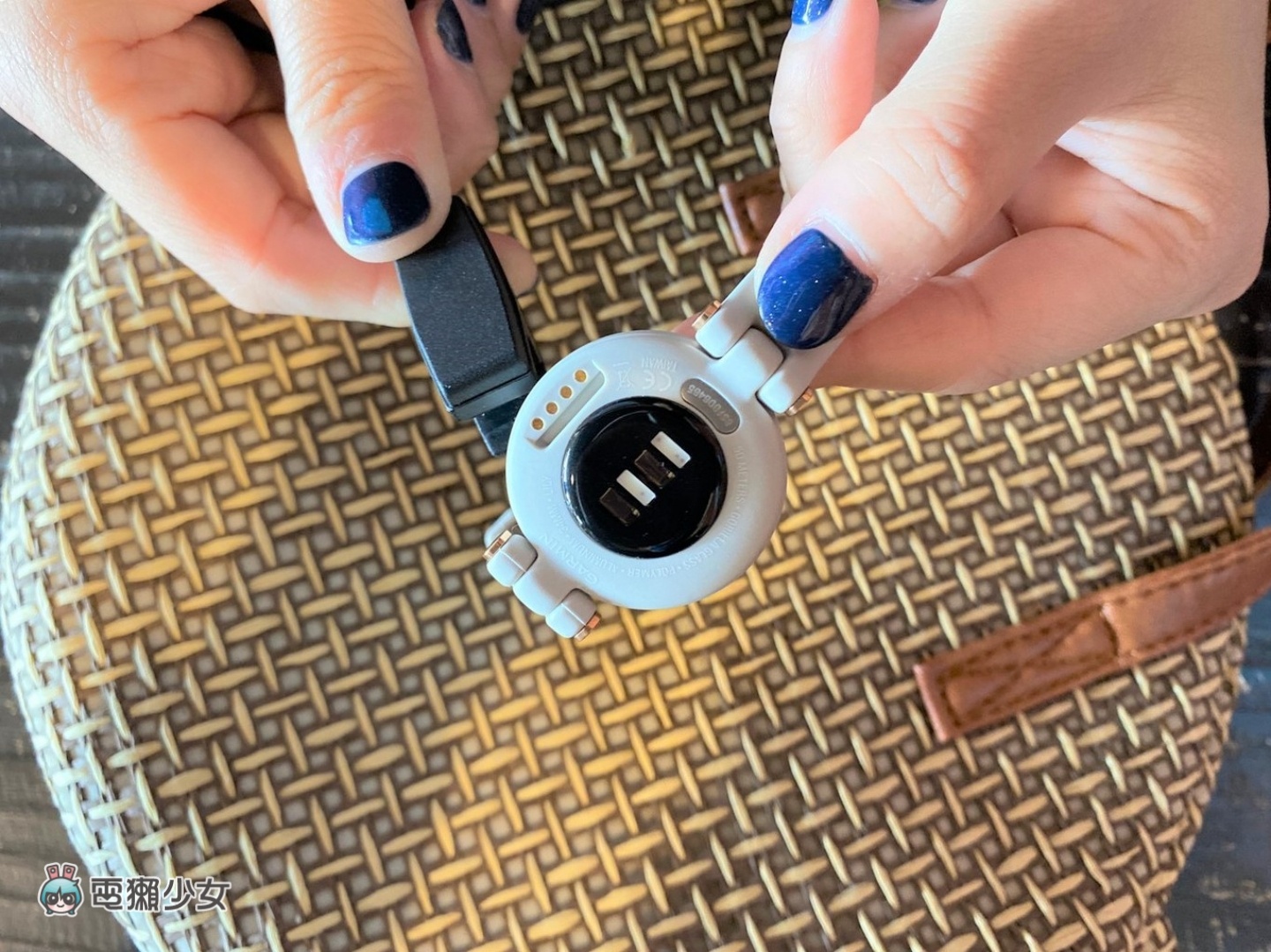 開箱｜今年最美智慧錶『 Garmin LILY 』由女性團隊打造，更懂妳的心！血氧、壓力偵測、經期、孕期紀錄通通有