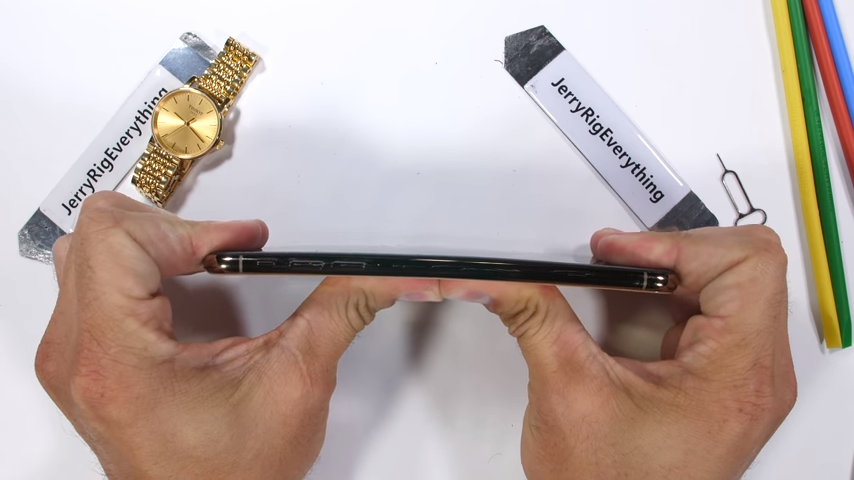 iPhone XS Max暴力實測！號稱超堅固的玻璃材質表現如何？