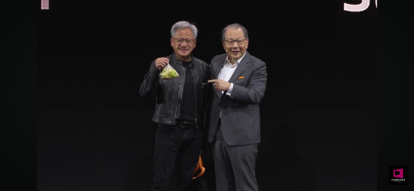 COMPUTEX 2025｜聯發科蔡力行宣布 2 奈米晶片 黃仁勳驚喜登場！