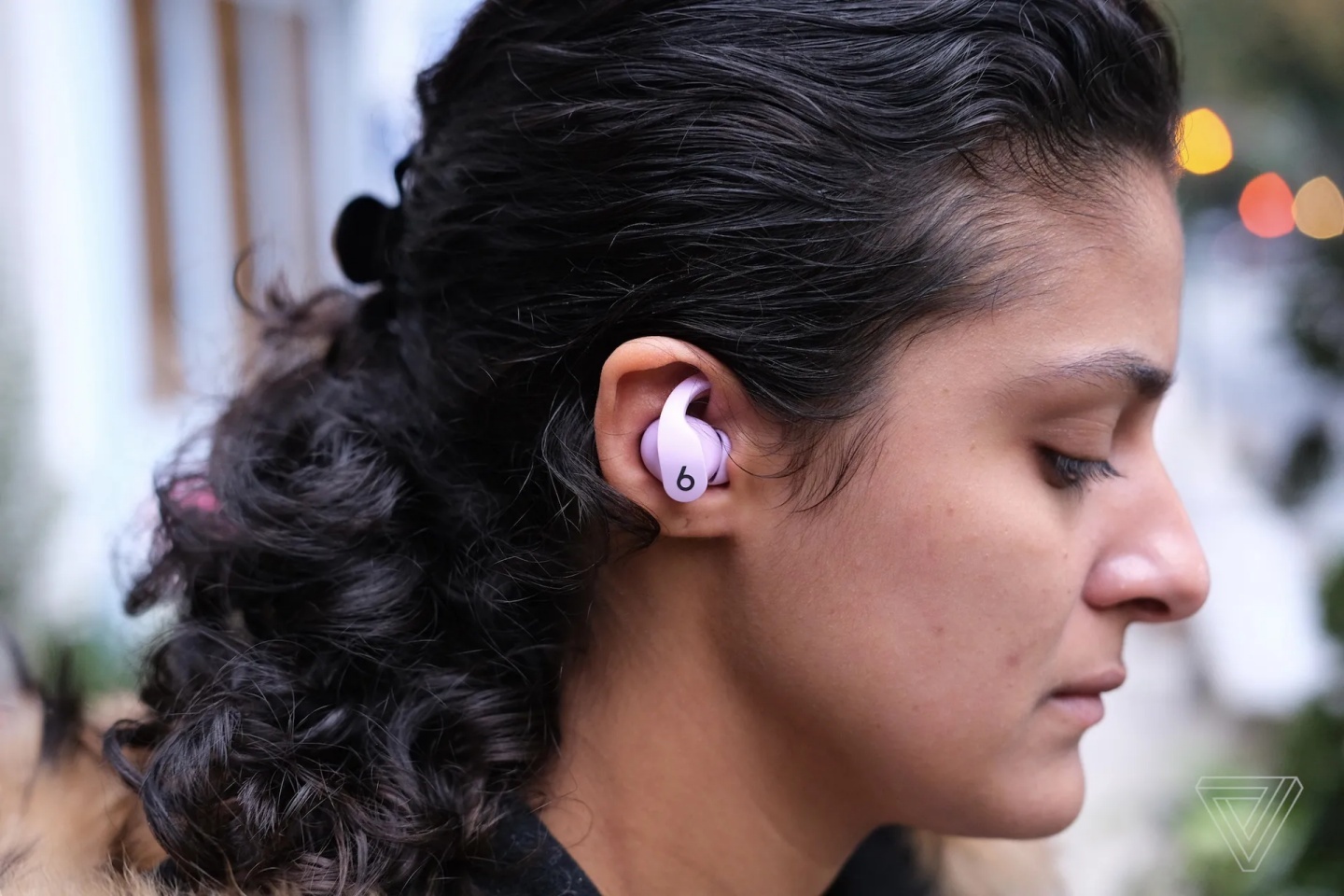 Beats 帶來全新 Fit Pro 主動降噪真無線藍牙耳機，強調全新耳翼設計服貼性更高