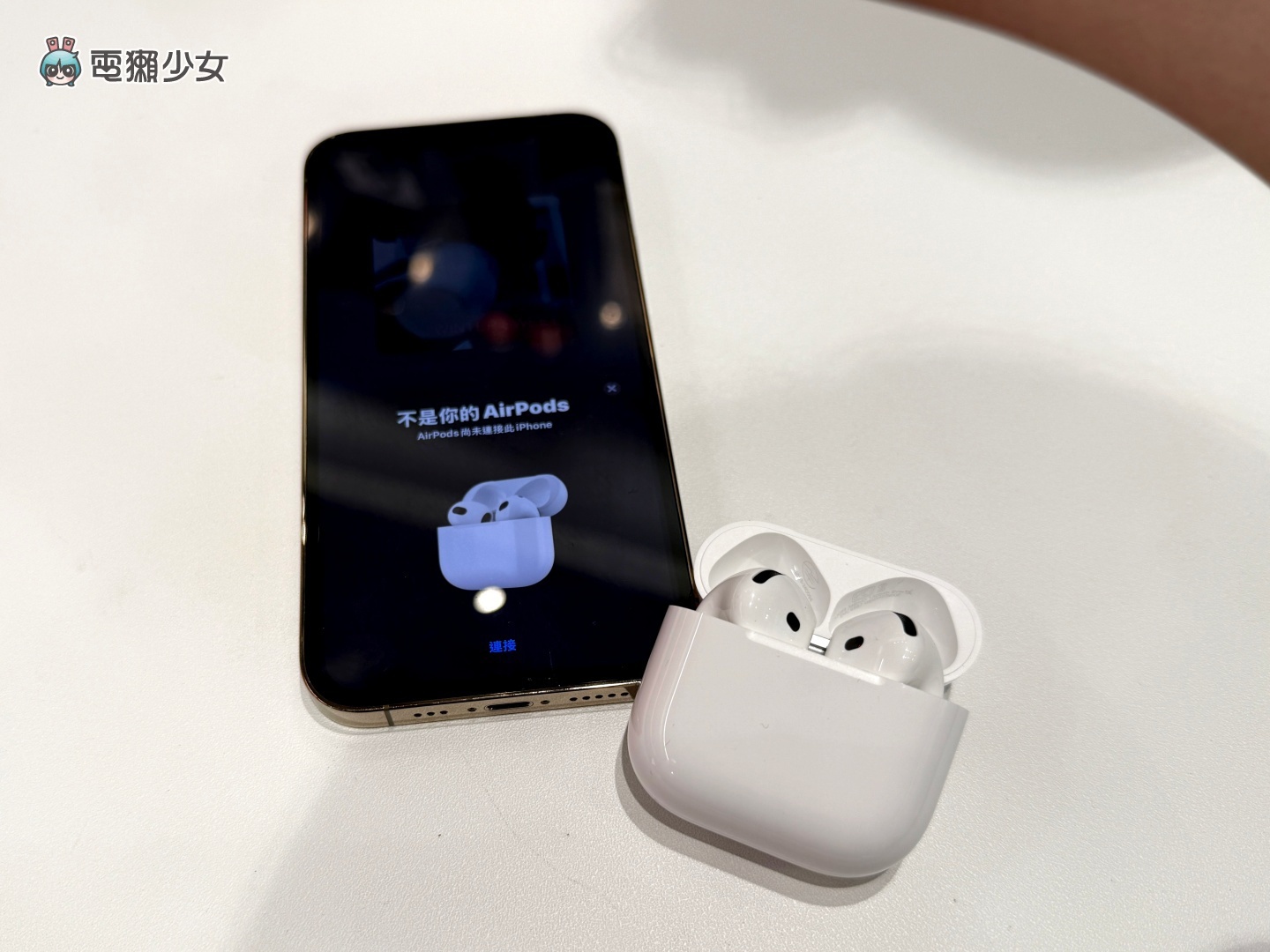 AirPods 4 入手前要知道的兩件事！和 AirPods 3 比起來差在哪？外觀開箱給你看