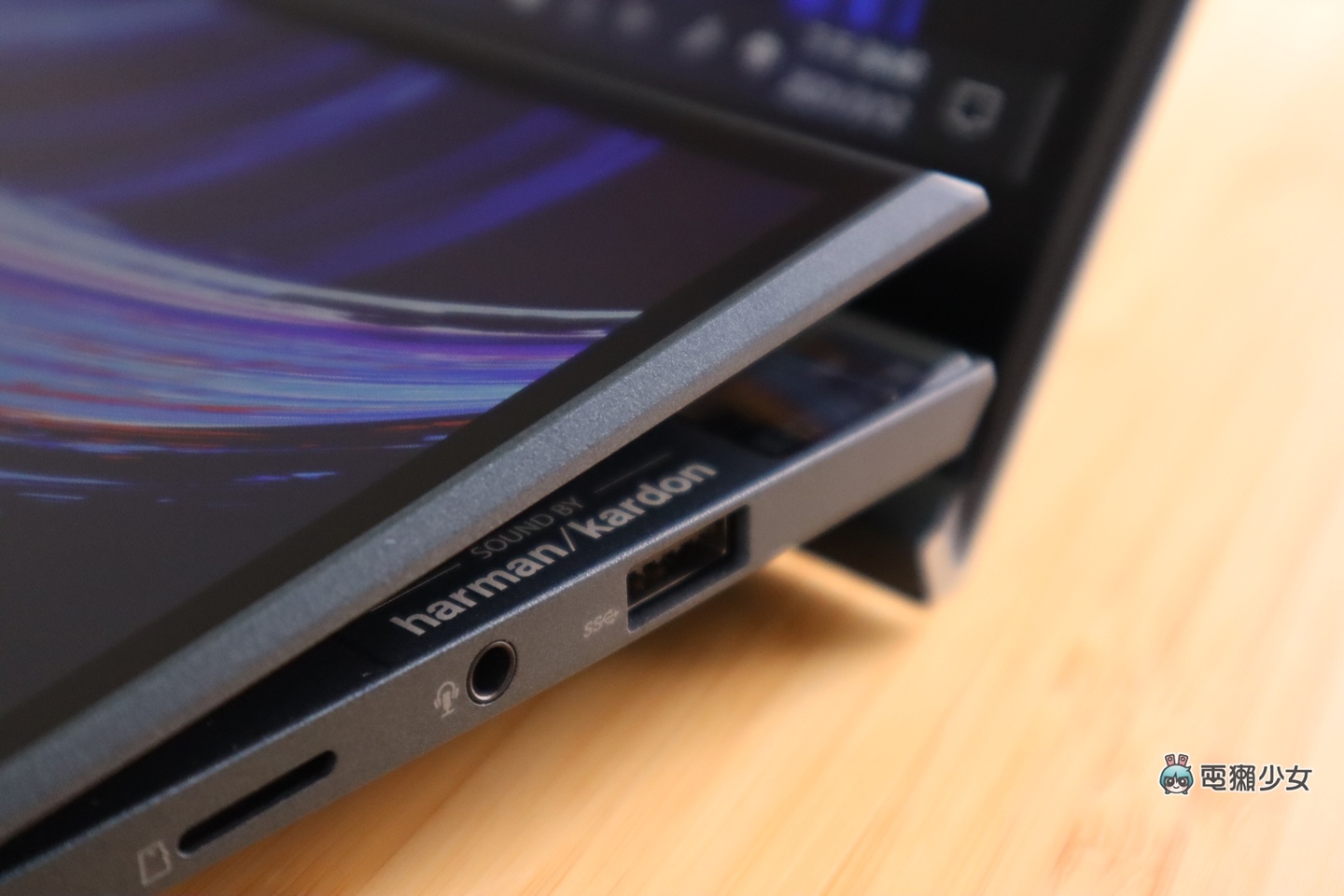 雙螢幕專家之路 ASUS ZenBook Duo 14（UX482）機身 1.6 公斤幫你減輕重量、增加效能