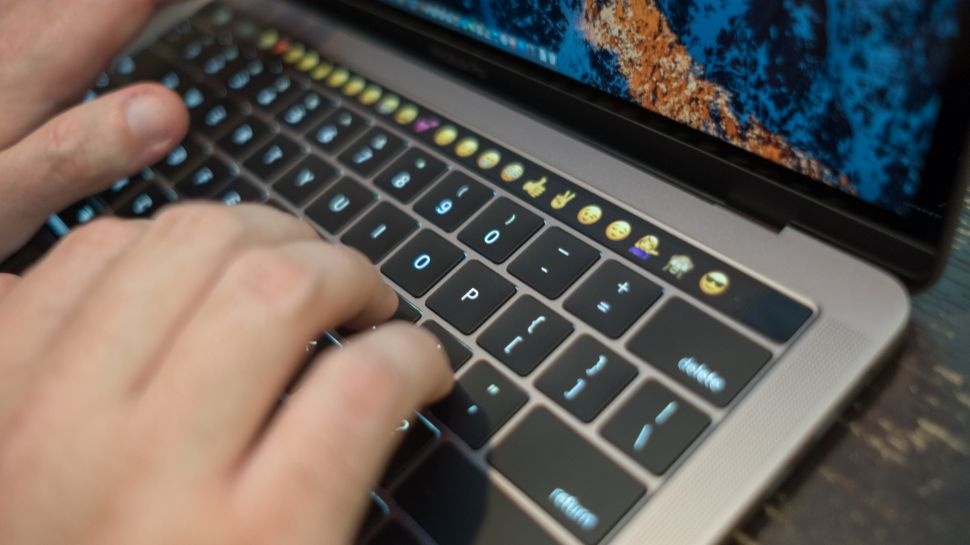 蝶式鍵盤再見？Apple有意為MacBook Pro / Air換上新的剪刀腳鍵盤