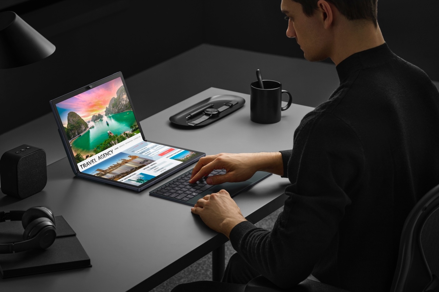 ASUS Zenbook 17 Fold OLED 正式登場！搭載第 12 代 Intel Core i7 處理器 售價新台幣 129,000 元