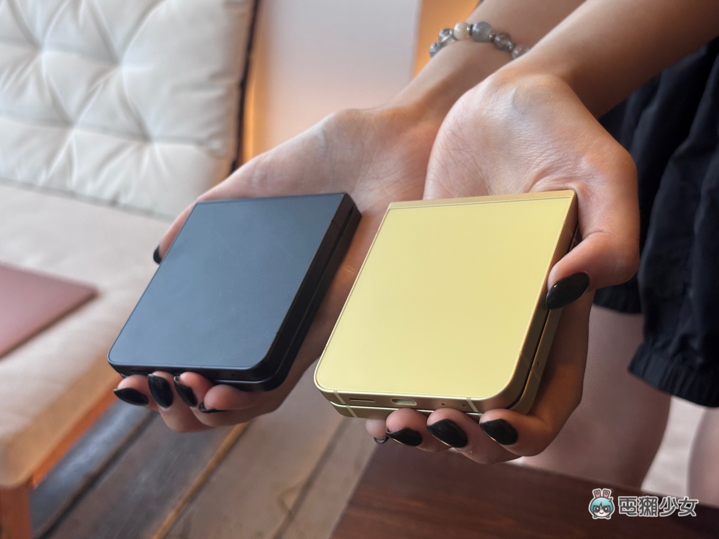 開箱｜三星 Galaxy Z Flip7 一日挑戰：自拍功能、攜帶收納、使用心得，和 Z Flip6 差在哪裡！