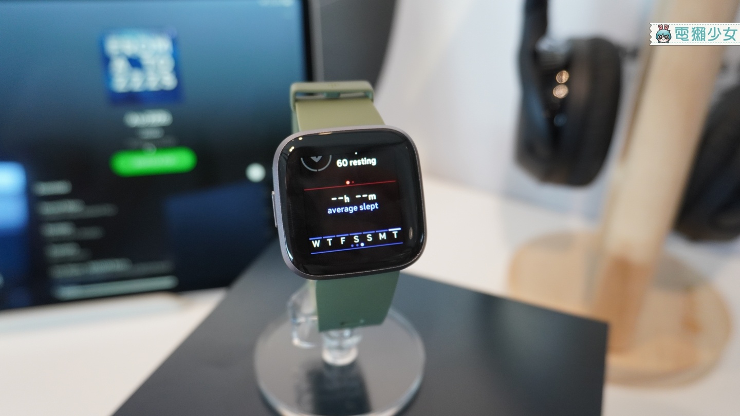 出門｜Fitbit推出『 Versa 2 』智慧手錶 內建麥克風可以直接回簡訊 還能直接控制Spotify！