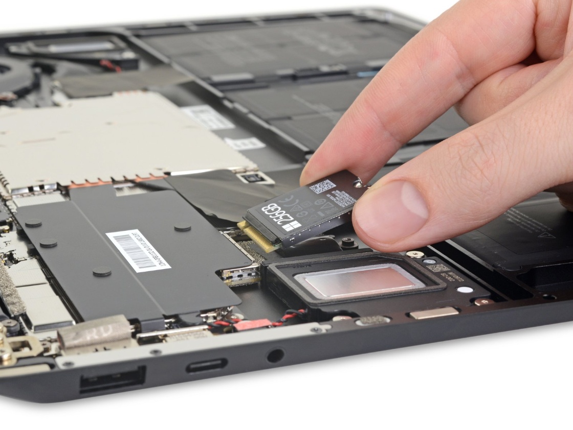 這次佛心來著？Surface Laptop 3 磁吸式設計更好拆換零件，但特殊 SSD 不好買？