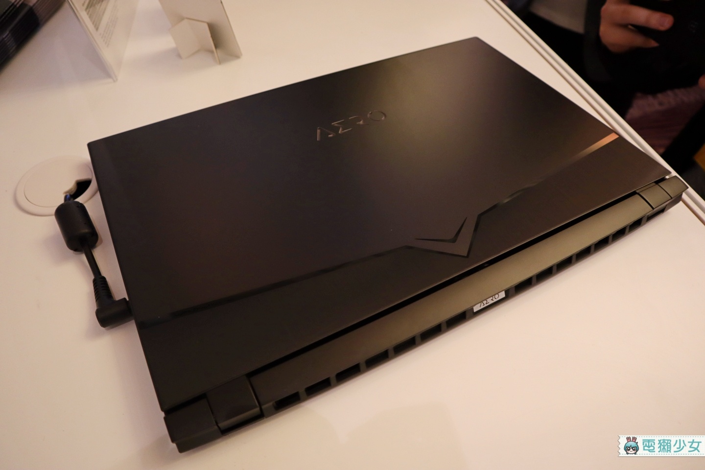 技嘉發表最新New AERO系列筆電 4K OLED螢幕、最高搭載i9-9980HK處理器、Pantone認證螢幕 打造行動工作室！[Computex2019]
