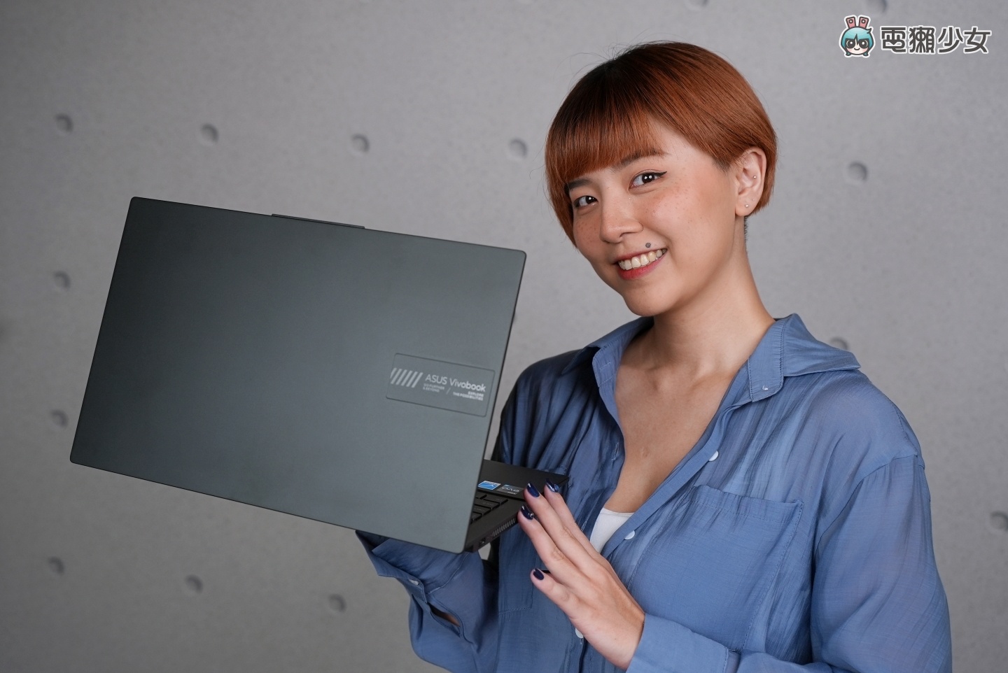 開箱｜15.6 吋 OLED 大螢幕！ASUS Vivobook S 15 OLED 文書和娛樂通用，同場加映 GlideX 功能快速連接快系統裝置