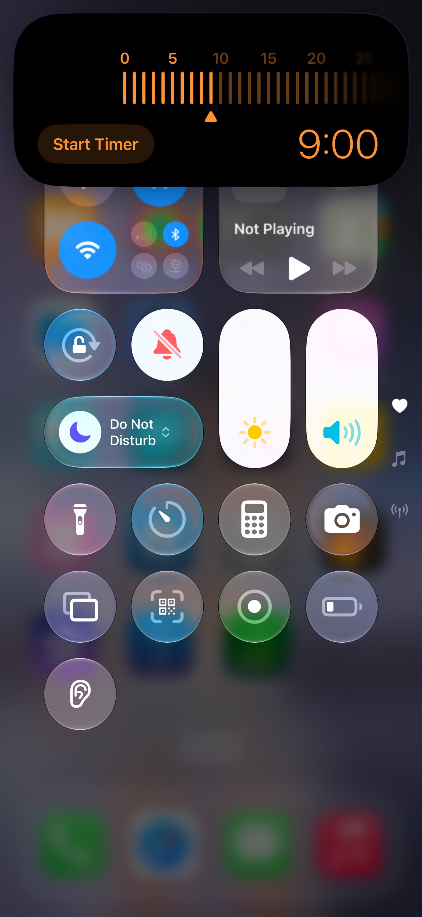 iOS 27 開發者版本深度實測：Siri AI 排不到？照片 AI、Liquid Glass、隱藏功能一次看