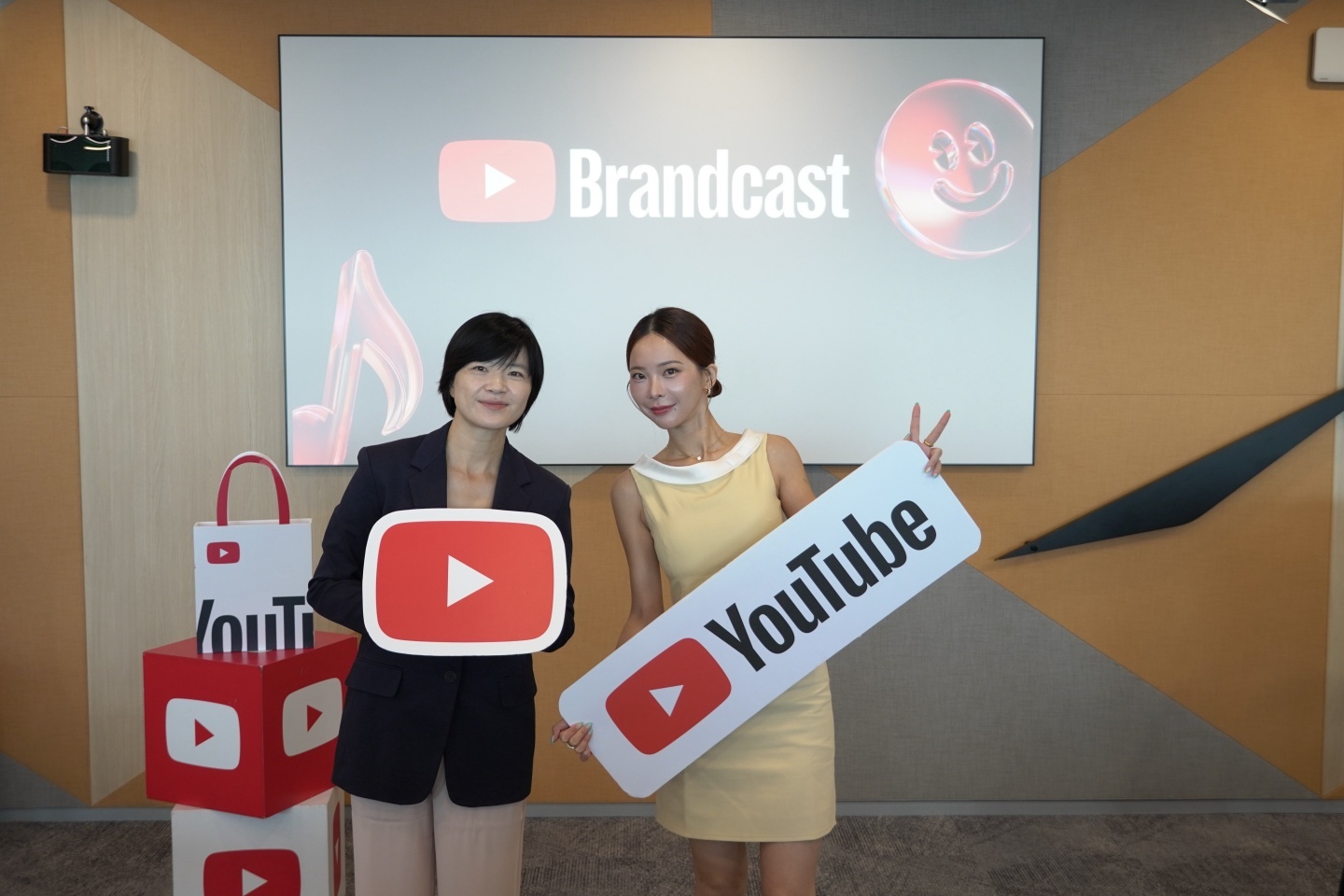 Youtube 不只用來看影片！購物、遊戲新功能登場