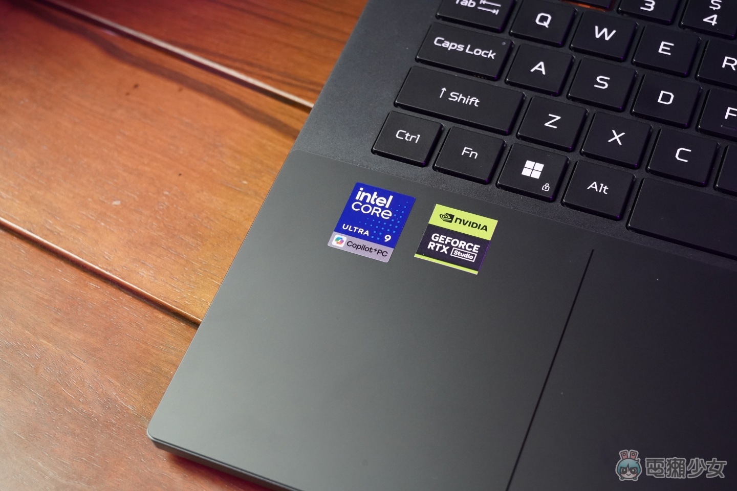【開箱】Acer Predator Triton 14 AI 開箱：超好按的電競 + 創作者筆電
