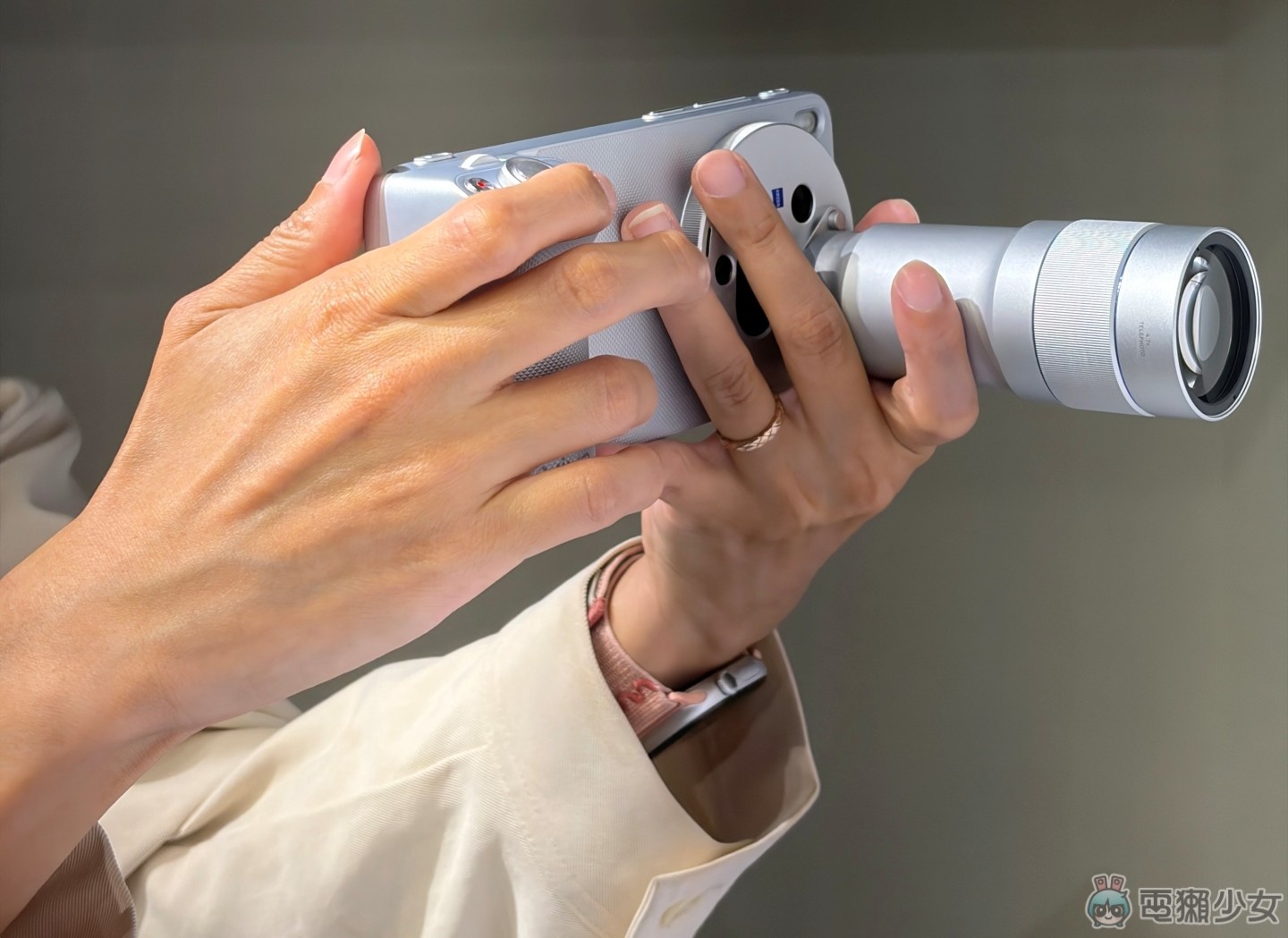 出門|手機還是口袋攝影機?vivo X300 Ultra 震撼登台 攜手 X300 FE 打造全焦段創作宇宙 出門|手機還是口袋攝影機?vivo X300 Ultra 震撼登台 攜手 X300 FE 打造全焦段創作宇宙