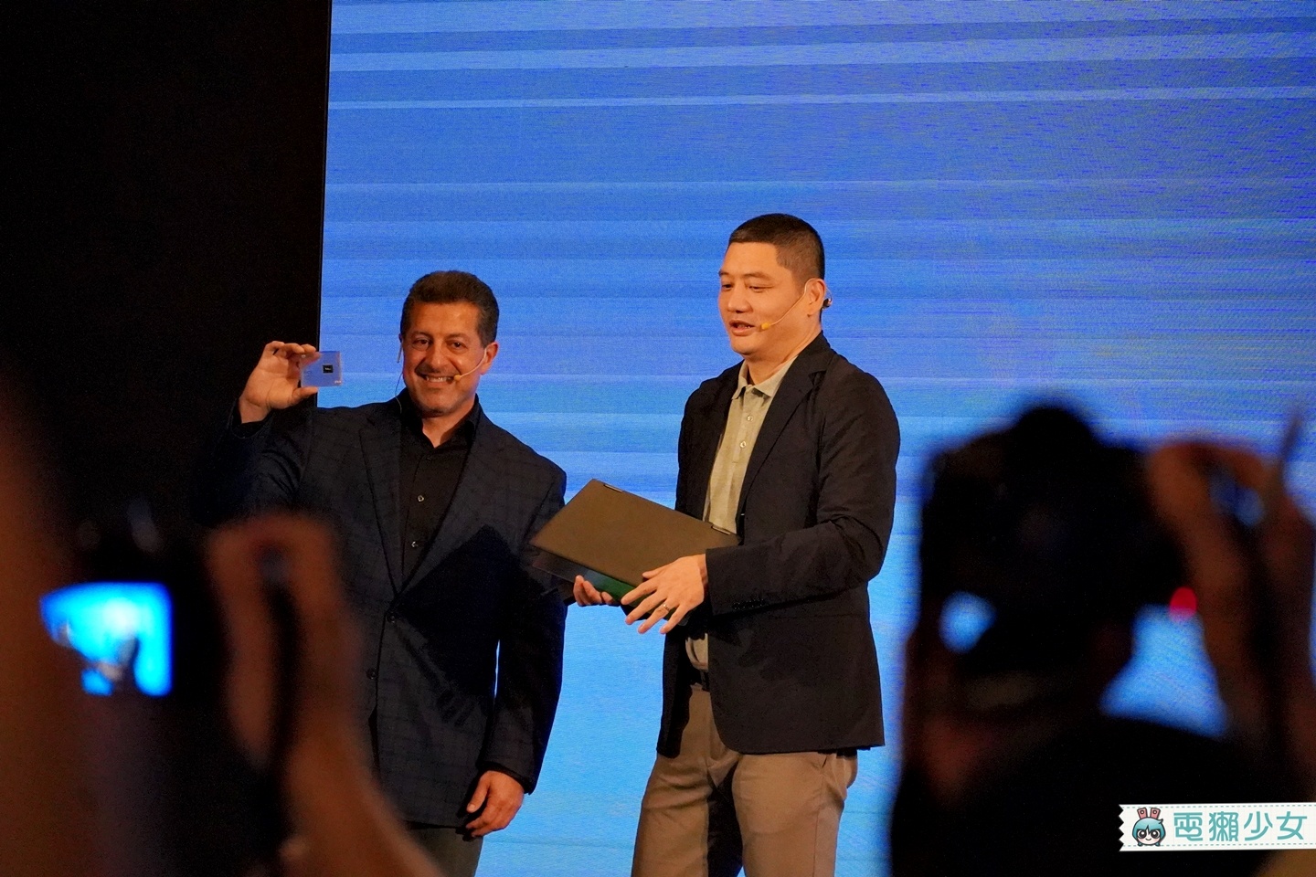 出門｜高通與Lenovo推出全球第一款5G筆電！搭載最新常時連網Snapdragon 8cx 5G運算平台 [Computex2019]