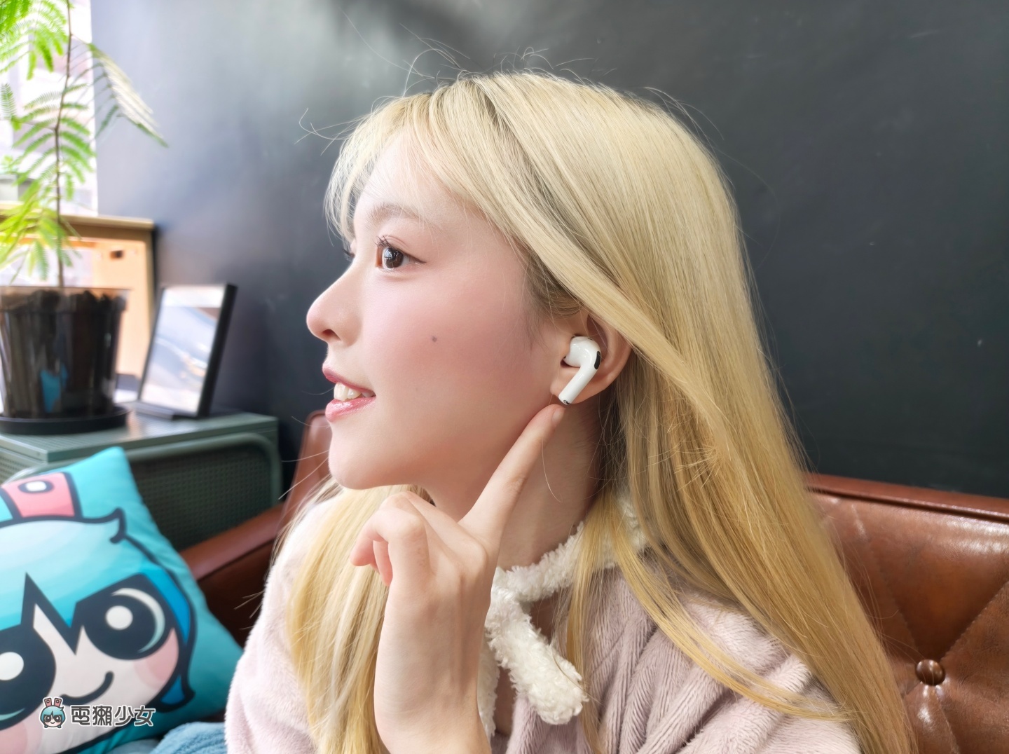 原來你戴了好幾年的 AirPods 根本戴錯?全球爆紅「正確戴法」掀戰火,連 AI 都來插嘴 原來你戴了好幾年的 AirPods 根本戴錯?全球爆紅「正確戴法」掀戰火,連 AI 都來插嘴