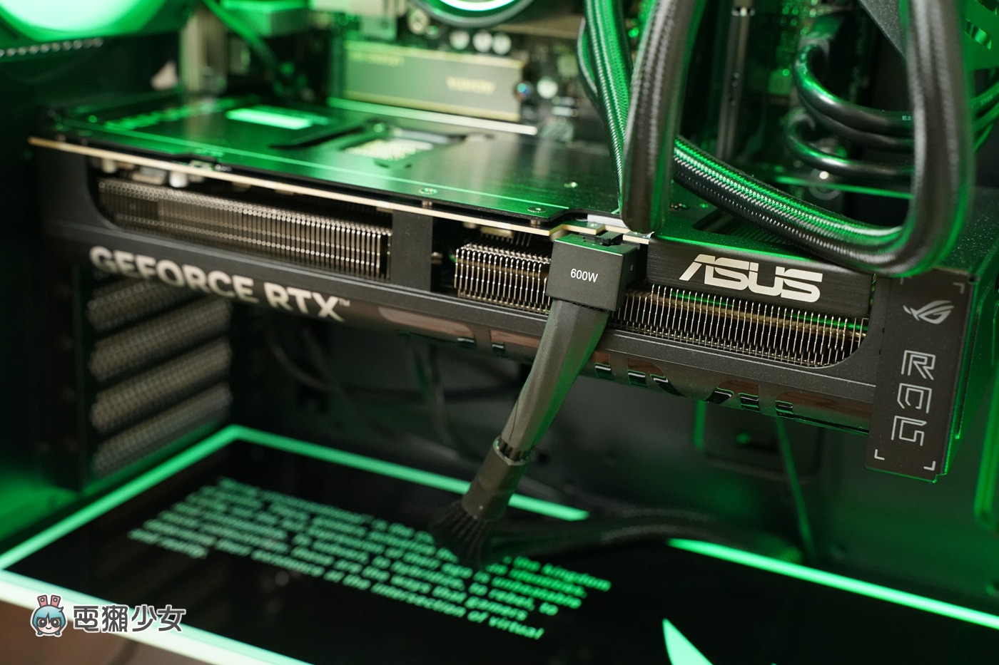 效能猛獸『ROG G700 電競桌機』不僅外型搶眼，效能更加突出！